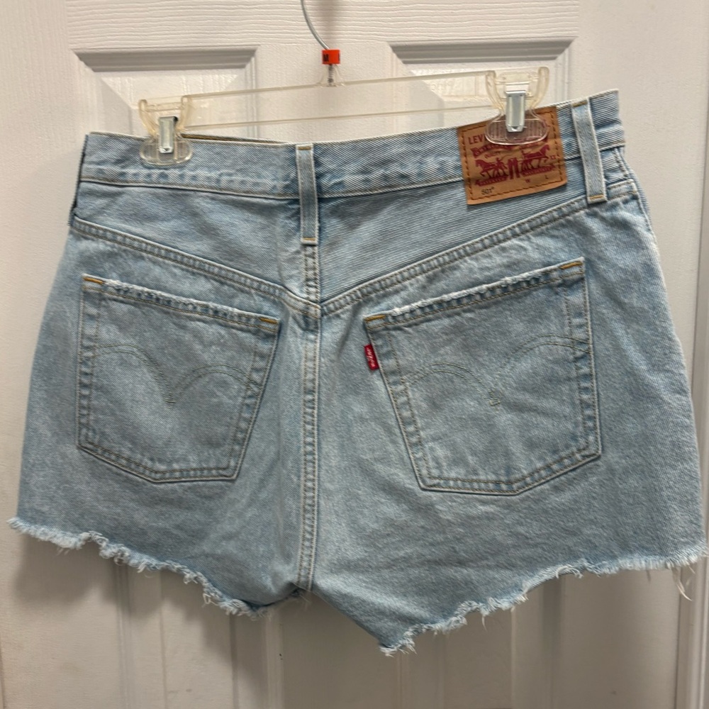 Levi’s Cutoff Shorts - Picture 4 of 6